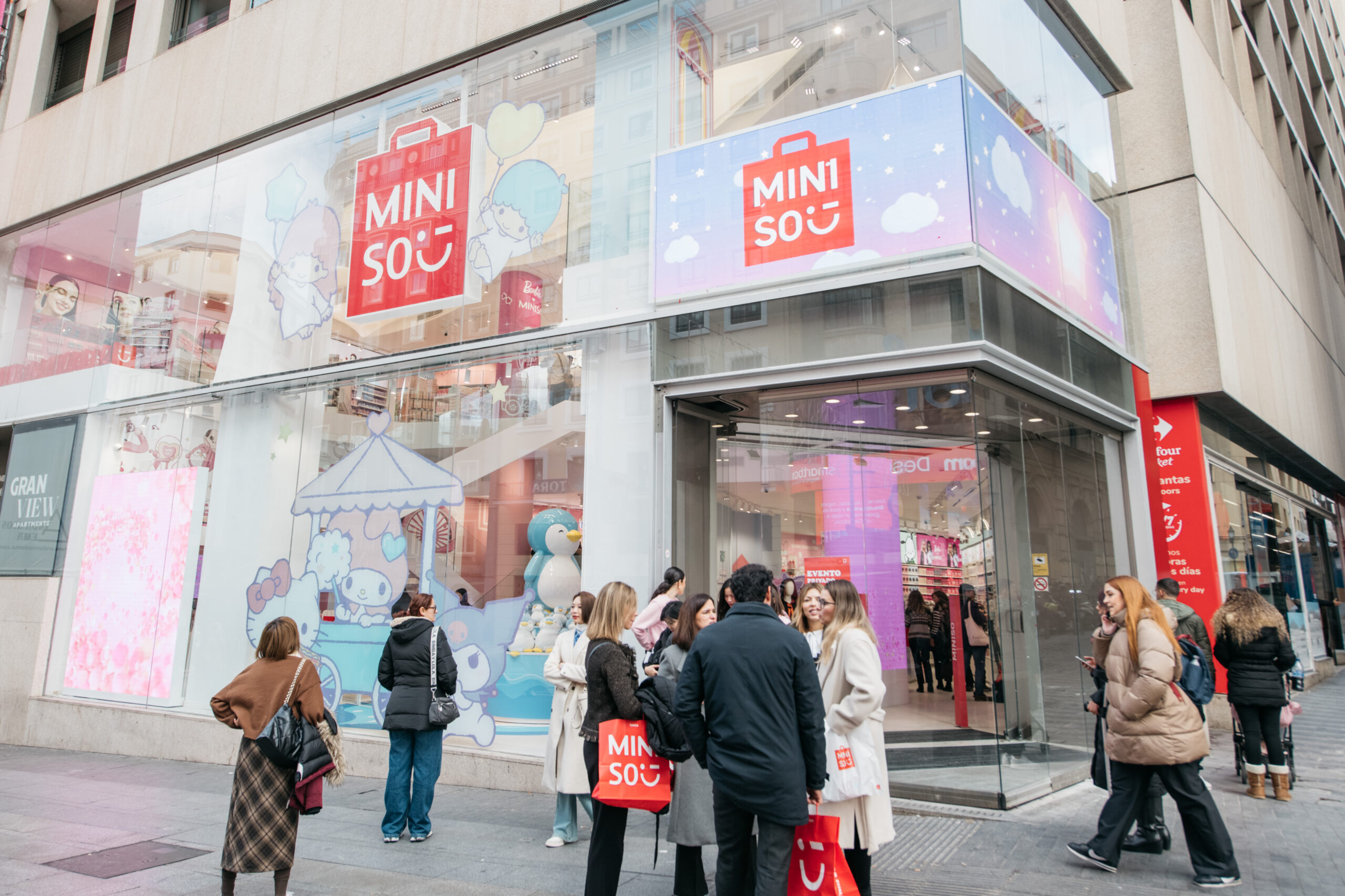 Exterior de Miniso Gran Via